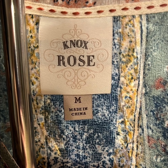 Knox Rose Green Pink Sleeveless Blouse with Tie Front and Mandarin Collar - Picture 2 of 9